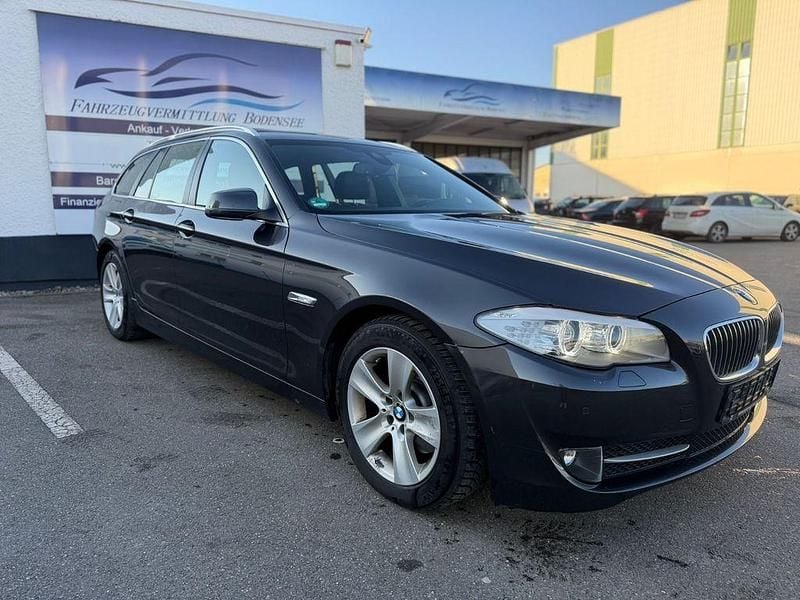 Grau Gebraucht 2012 BMW 520 Performance Kombi | 9.500 € (Superpreis) - Bild 1/4
