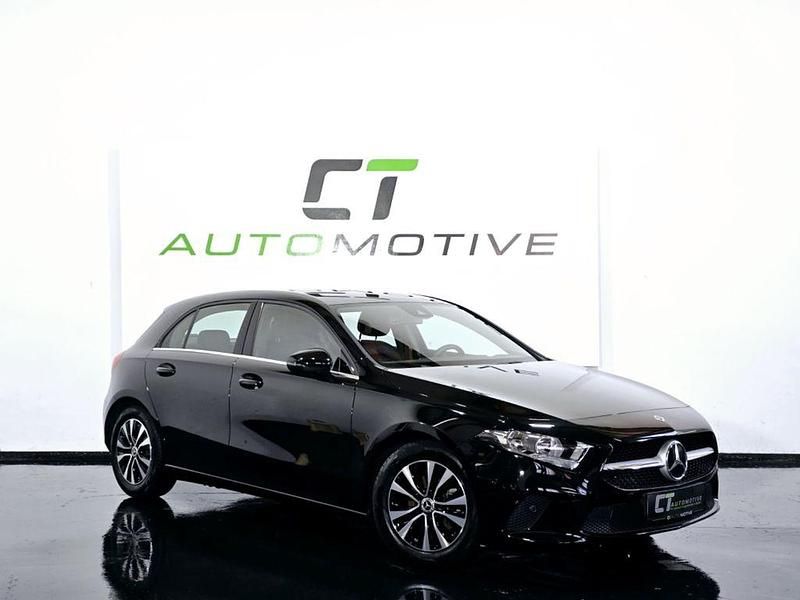 Schwarz Gebraucht 2022 Mercedes A160 Limousine | 22.900 € (Guter Preis) - Bild 1/4