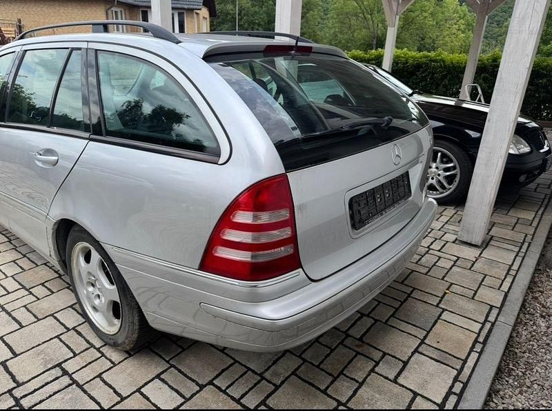 Gebraucht Mercedes C320 218 PS (160 kW) 2003 Silber Limousine