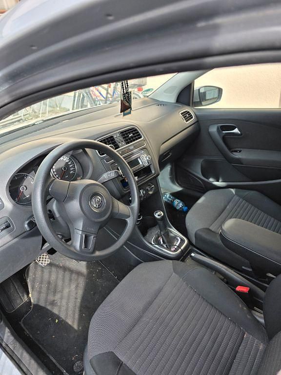 Gebraucht VW Polo 90 PS (66 kW) 2011 Silber Kleinwagen