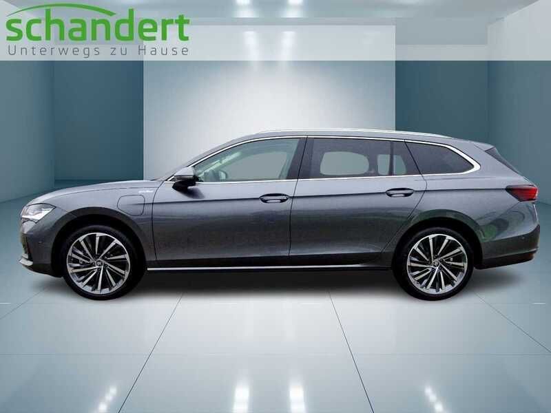 Gebraucht Skoda Superb LAURIN & KLEMENT 204 PS (150 kW) 2025 Graphitegrau metallic Kombi
