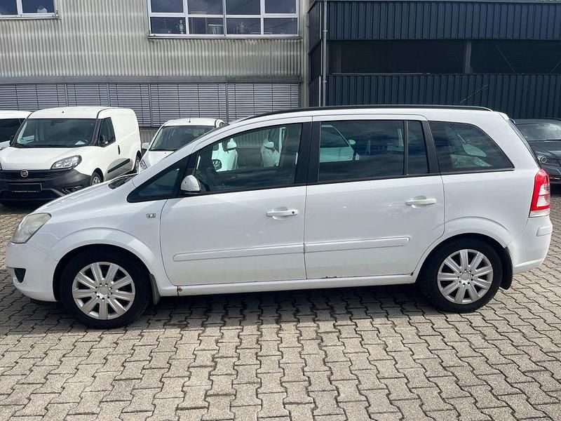 Gebraucht Opel Zafira Edition 116 PS (85 kW) 2009 Weiß Van / Kleinbus