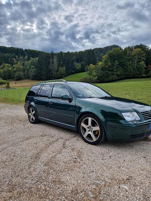 Grün Gebraucht 1999 VW Bora Limousine | 2.500 € (Etwas zu teuer) - Bild 1/4