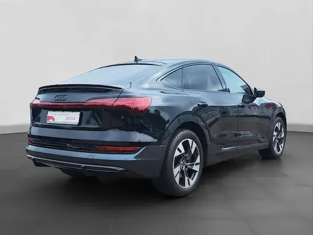 Gebraucht Audi e-tron Sportback S-Line 300 kW (408 PS) 2023 Mythosschwarz metallic SUV