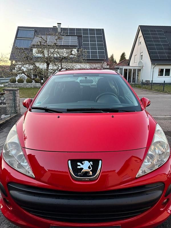 Rot Gebraucht 2009 Peugeot 207 Filou Kleinwagen | 750 € (Superpreis) - Bild 1/4