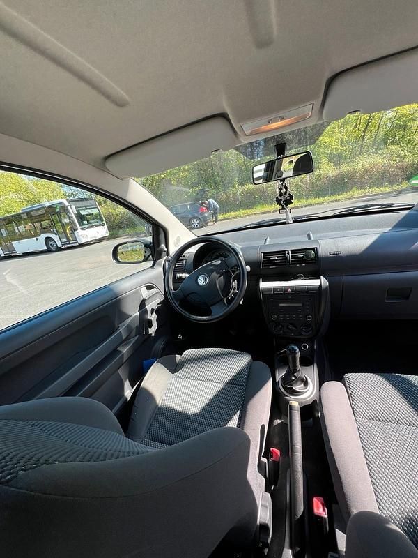 Second-hand VW Fox 55 CP (40 kW) 2007 Andere farben Hatchback