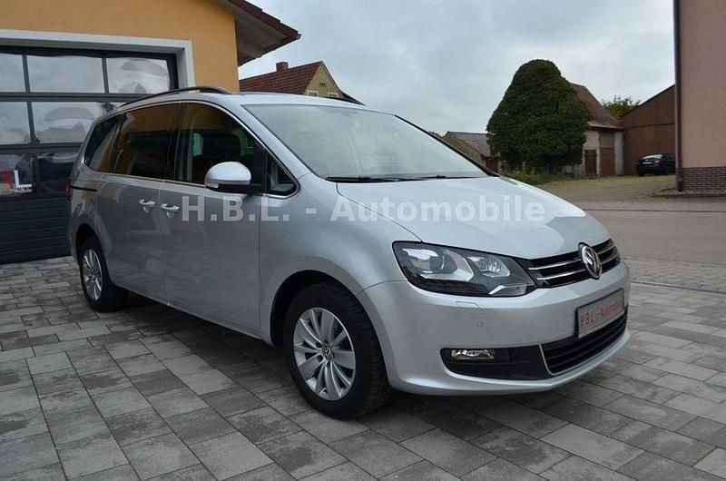Second-hand VW Sharan 150 CP (110 kW) 2018 Argintiu Monovolum