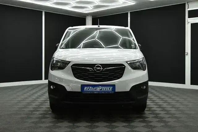Gebraucht Opel Combo 131 PS (96 kW) 2023 Weiß Van / Kleinbus