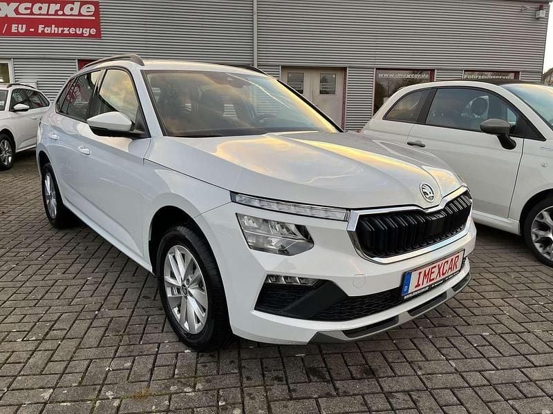 Neu Skoda Kamiq Selection 150 PS (110 kW) 2025 Moon weiss metallic SUV