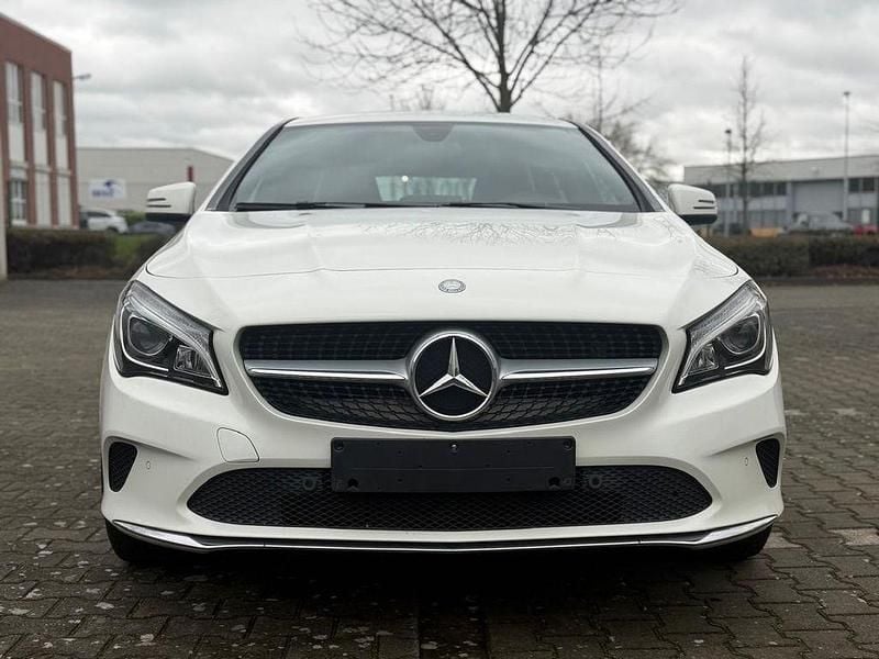 Gebraucht Mercedes CLA180 122 PS (89 kW) 2016 Weiß Limousine