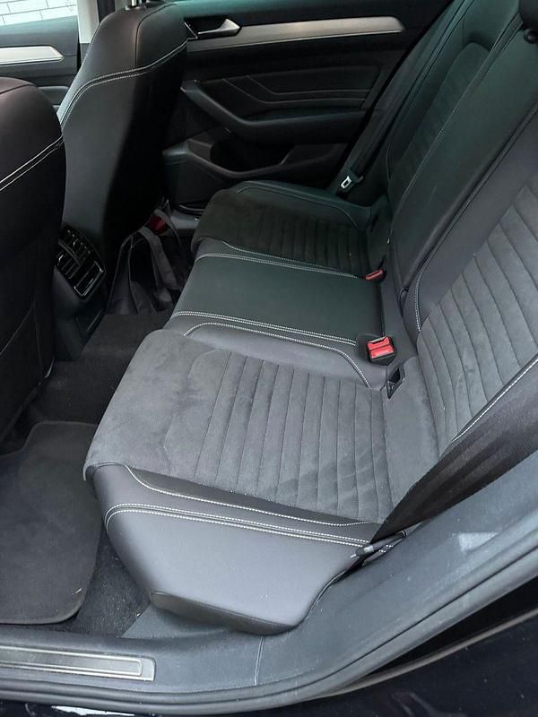 Gebraucht VW Passat Elegance 150 PS (110 kW) 2023 Schwarz Kombi