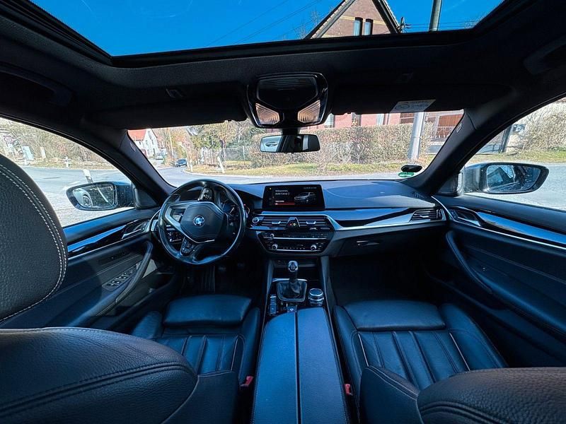 Gebraucht BMW 520 Sport Line 190 PS (139 kW) 2018 Schwarz Kombi