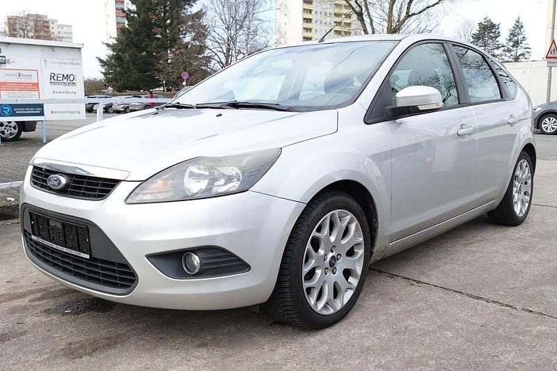Usado Ford Focus Sport 116 CV (85 kW) 2009 Plateado Berlina