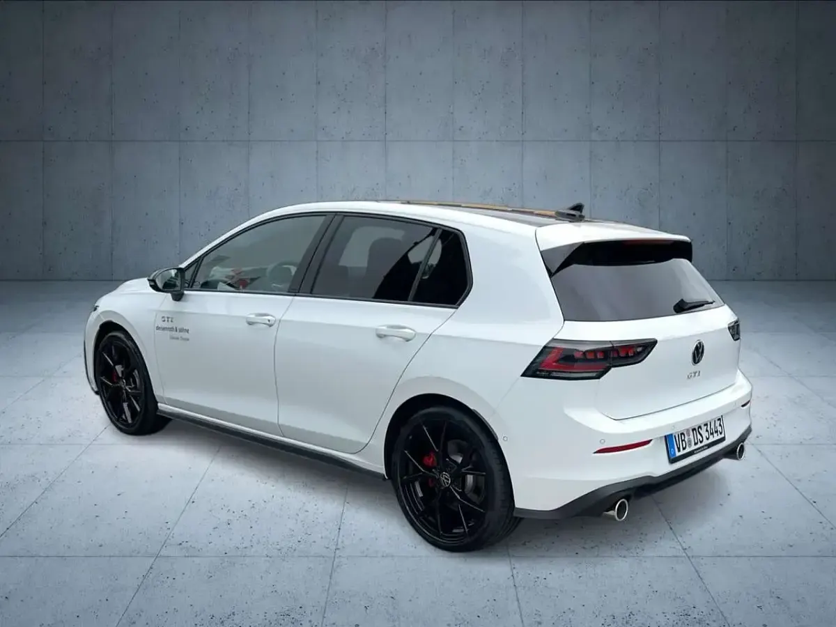 Gebraucht VW Golf VIII GTI 265 PS (194 kW) 2026 Pure white Limousine
