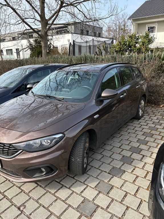 Gebraucht Fiat Tipo Lounge 120 PS (88 kW) 2017 Braun Limousine