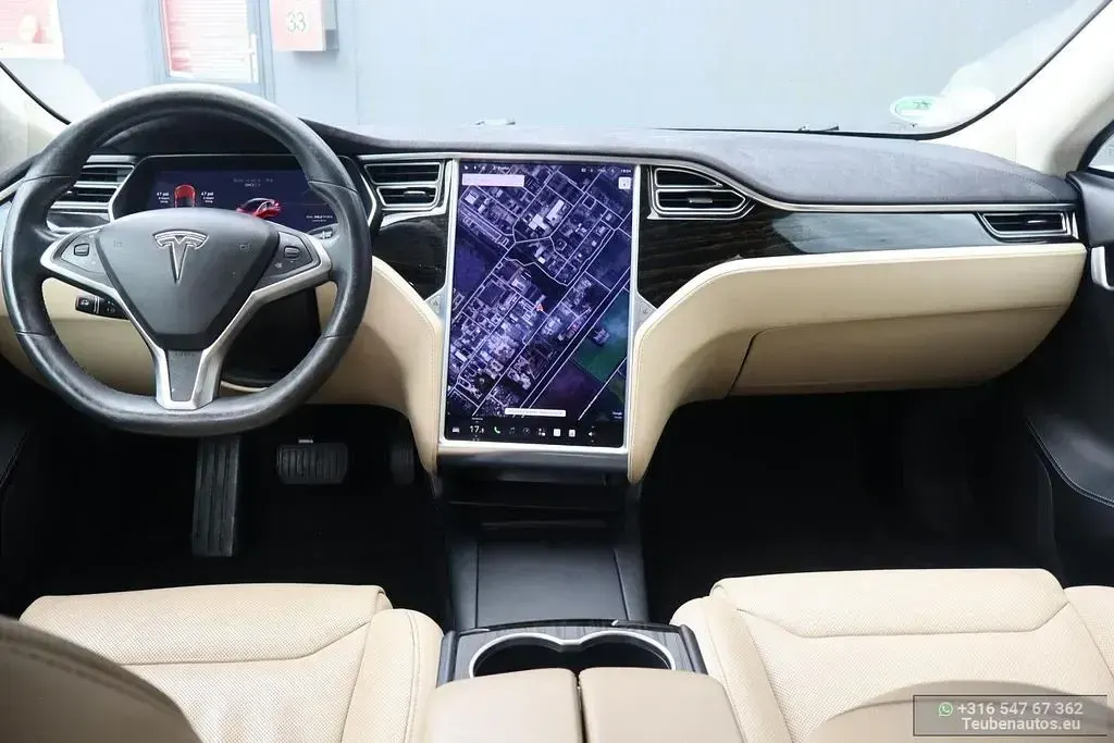 Used Tesla Model S 309 kW (421 HP) 2017 Red Hatchback