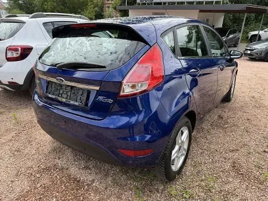 Gebraucht Ford Fiesta Titanium 101 PS (74 kW) 2015 Deep impact blue (metallic) Kleinwagen