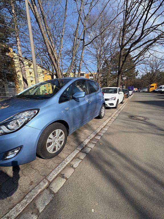 Gebraucht Hyundai ix20 Classic 90 PS (66 kW) 2011 Blau Kleinwagen
