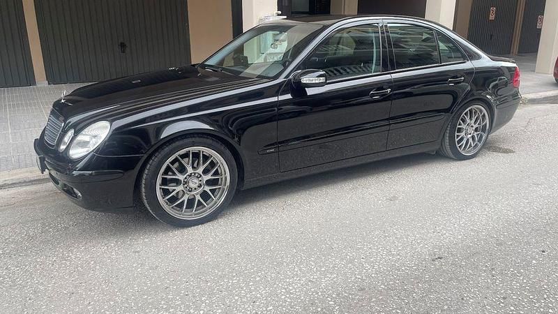 Gebraucht Mercedes E200 Classic 163 PS (119 kW) 2004 Schwarz Limousine