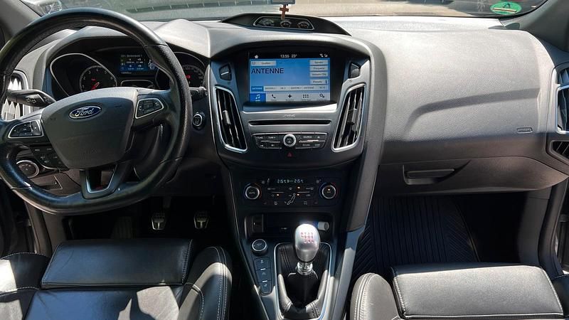 Gebraucht Ford Focus ST 250 PS (183 kW) 2017 Grau Kombi