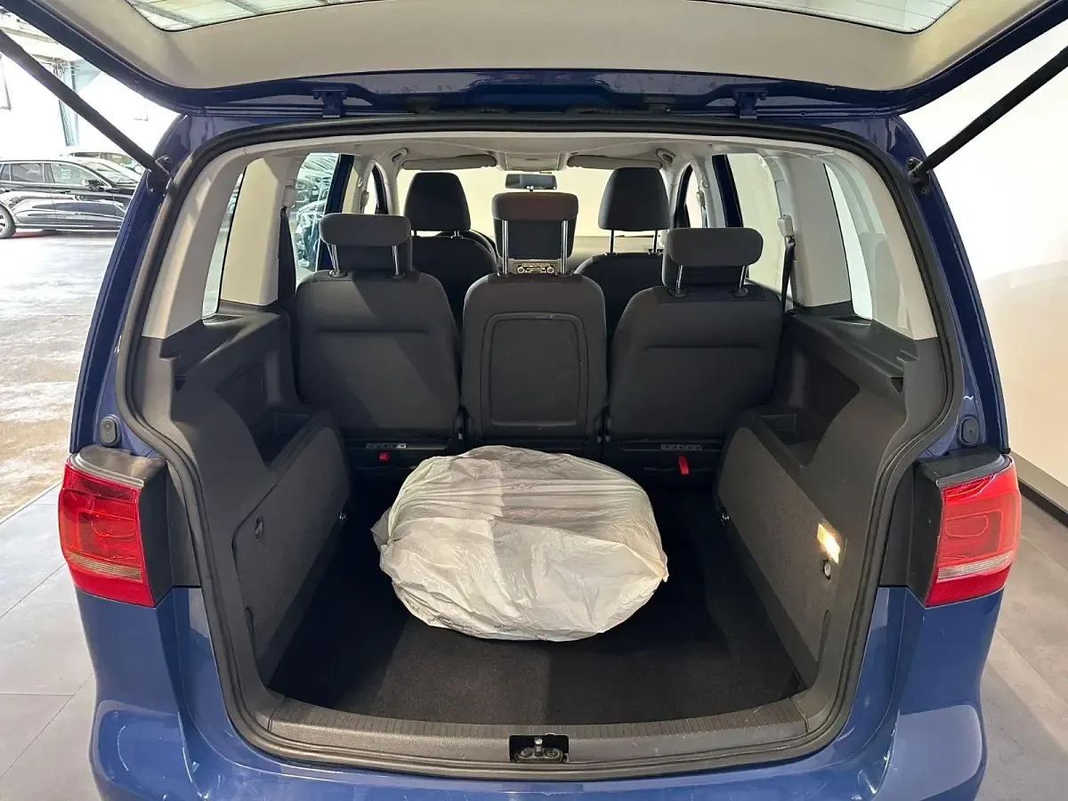 Gebraucht VW Touran Trendline 105 PS (77 kW) 2010 Indienblau Van / Kleinbus