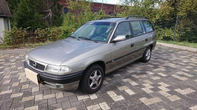Silber Gebraucht 1996 Opel Astra Kombi | 1.000 € (Fairer Preis) - Bild 1/4