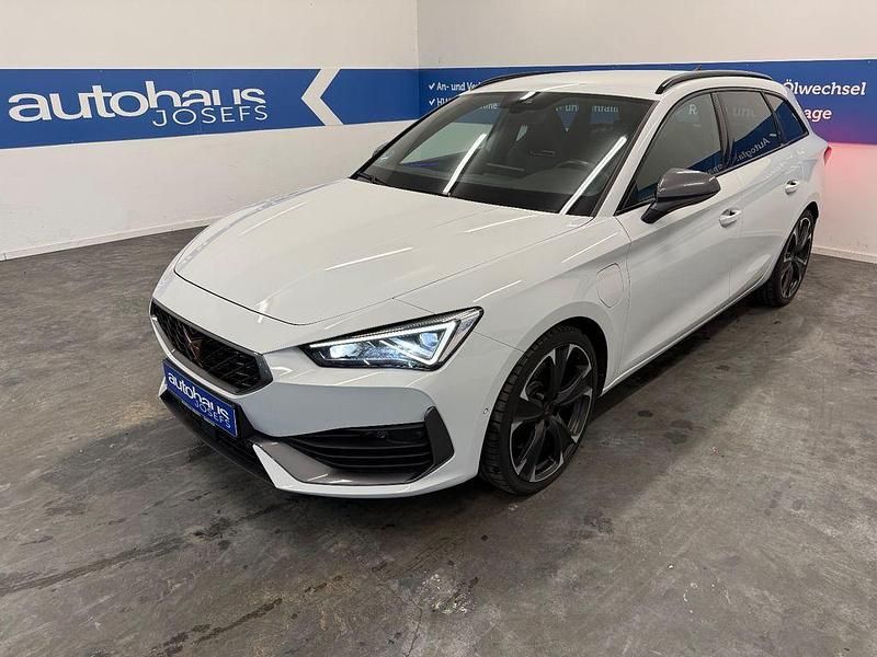 Weiß Gebraucht 2021 Cupra Leon VZ Limousine | 23.499 € (Fairer Preis) - Bild 1/4