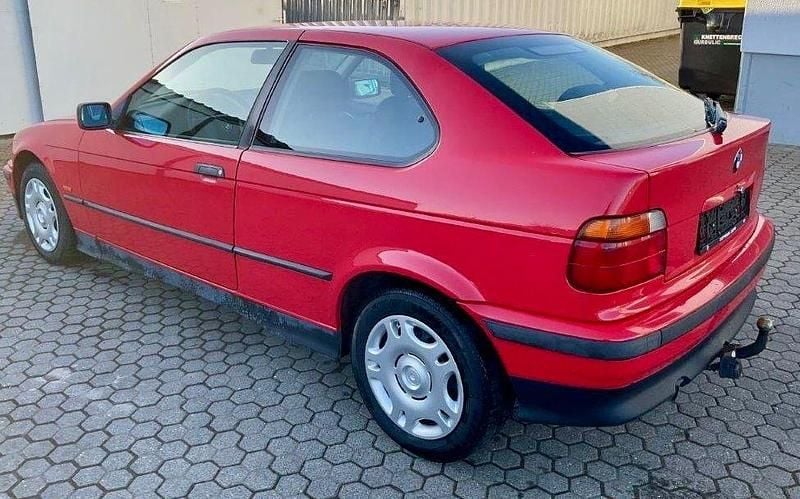 Gebraucht BMW 316 102 PS (75 kW) 1997 Rot Limousine