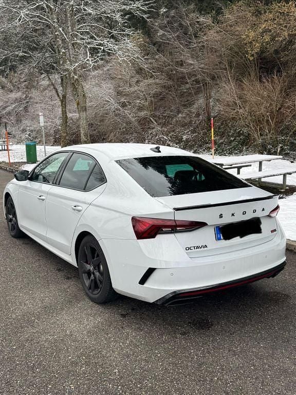 Gebraucht Skoda Octavia RS 245 PS (180 kW) 2023 Weiß Limousine