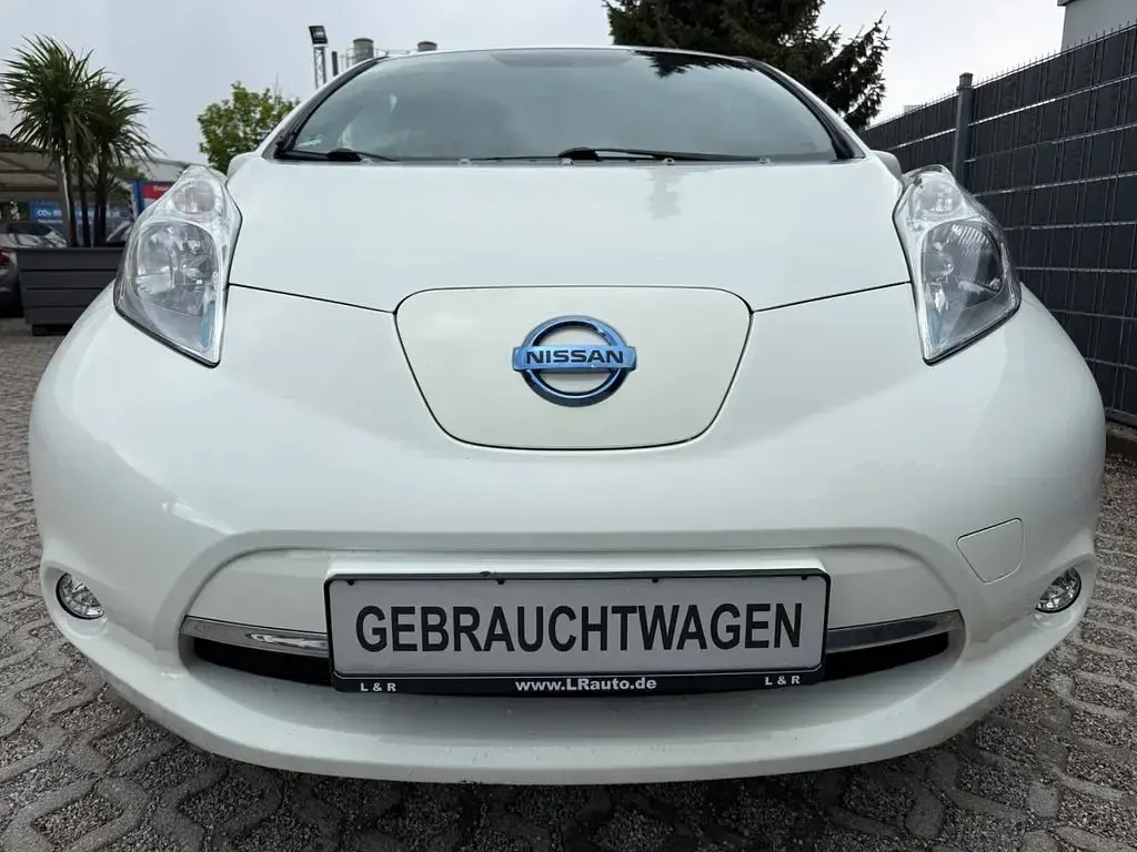 Gebraucht Nissan Leaf Acenta 80 kW (109 PS) 2016 Weiß Kleinwagen