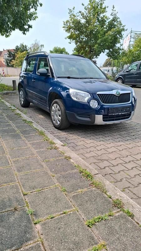 Blau Gebraucht 2010 Skoda Yeti SUV | 2.800 € (Superpreis) - Bild 1/4