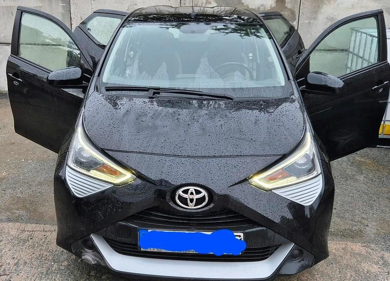 Schwarz Gebraucht 2021 Toyota Aygo Kleinwagen | 8.400 € (Guter Preis) - Bild 1/4