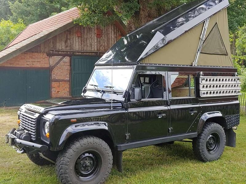 Gebraucht Land Rover Defender 122 PS (89 kW) 2010 Schwarz Kombi