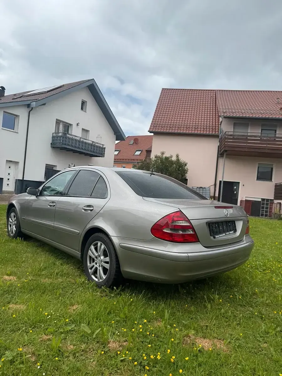Brugt Mercedes E220 150 HK (110 kW) 2003 Grå Sedan