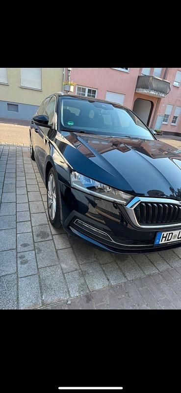 Schwarz Gebraucht 2020 Skoda Octavia Kombi | 20.300 € (Fairer Preis) - Bild 1/4