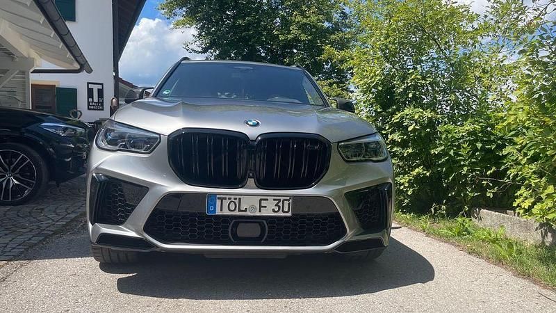 Grau Gebraucht 2021 BMW X5 M Competition Edition SUV | 80.900 € (Superpreis) - Bild 1/4