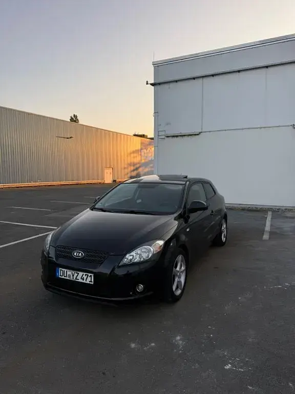 Gebraucht Kia Ceed Spirit 125 PS (91 kW) 2009 Schwarz Kleinwagen