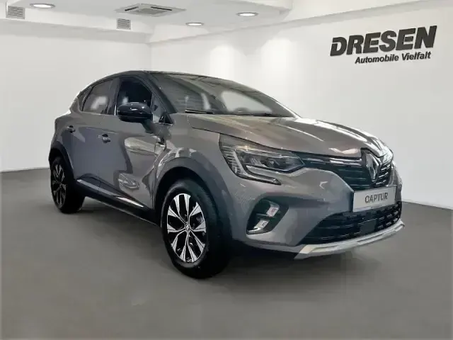 Begagnad Renault Captur Techno 91 HK (66 kW) 2024 Grå SUV