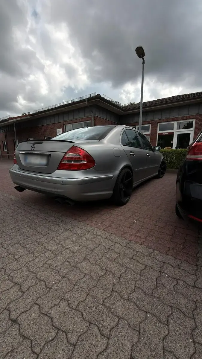 Gebraucht Mercedes E500 306 PS (225 kW) 2003 Grau Limousine
