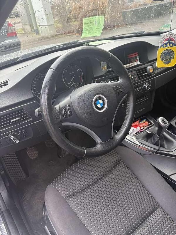 Gebraucht BMW 320 Exclusive 163 PS (119 kW) 2012 Kombi