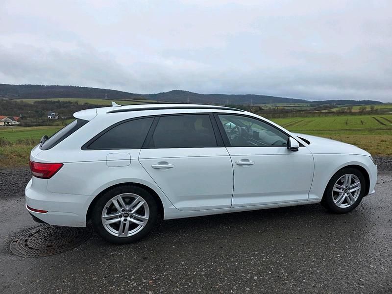 Gebraucht Audi A4 2018 Weiß Kombi