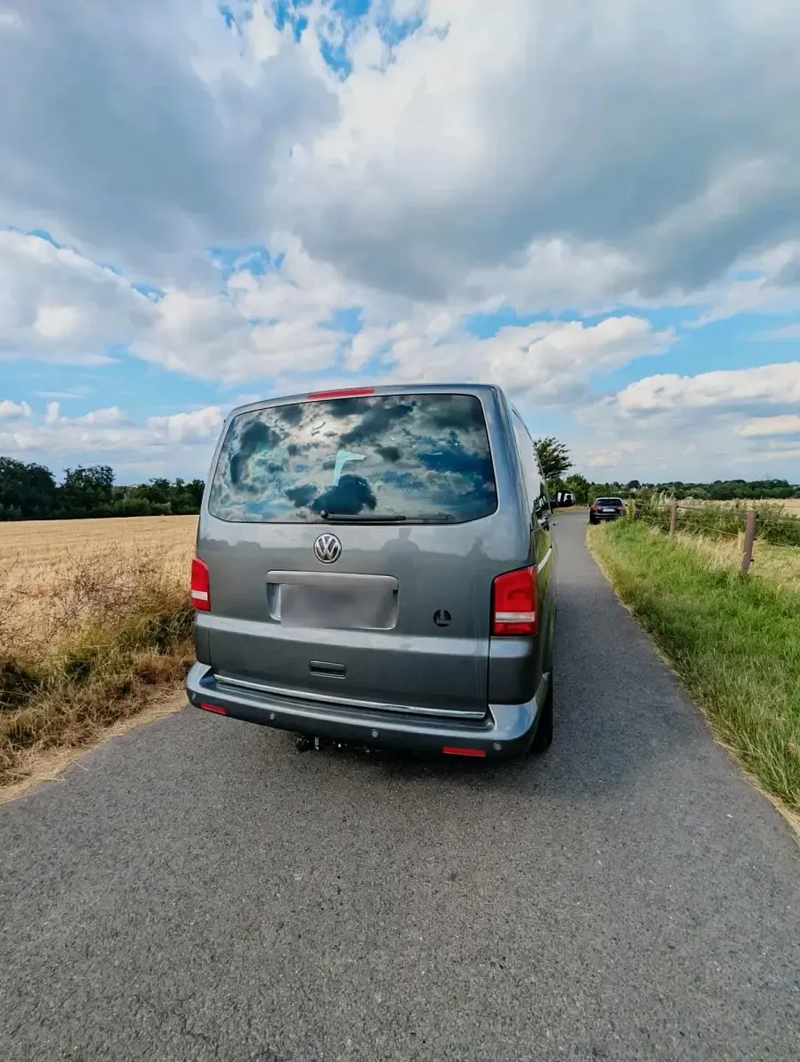 Gebraucht VW Caravelle 140 PS (102 kW) 2012 Grau Van