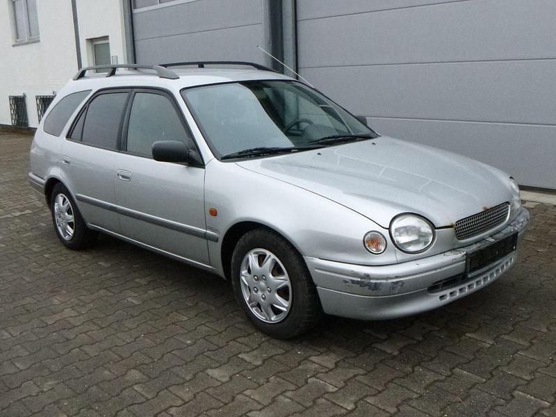 Gebraucht Toyota Corolla 86 PS (63 kW) 1999 Silber Kombi