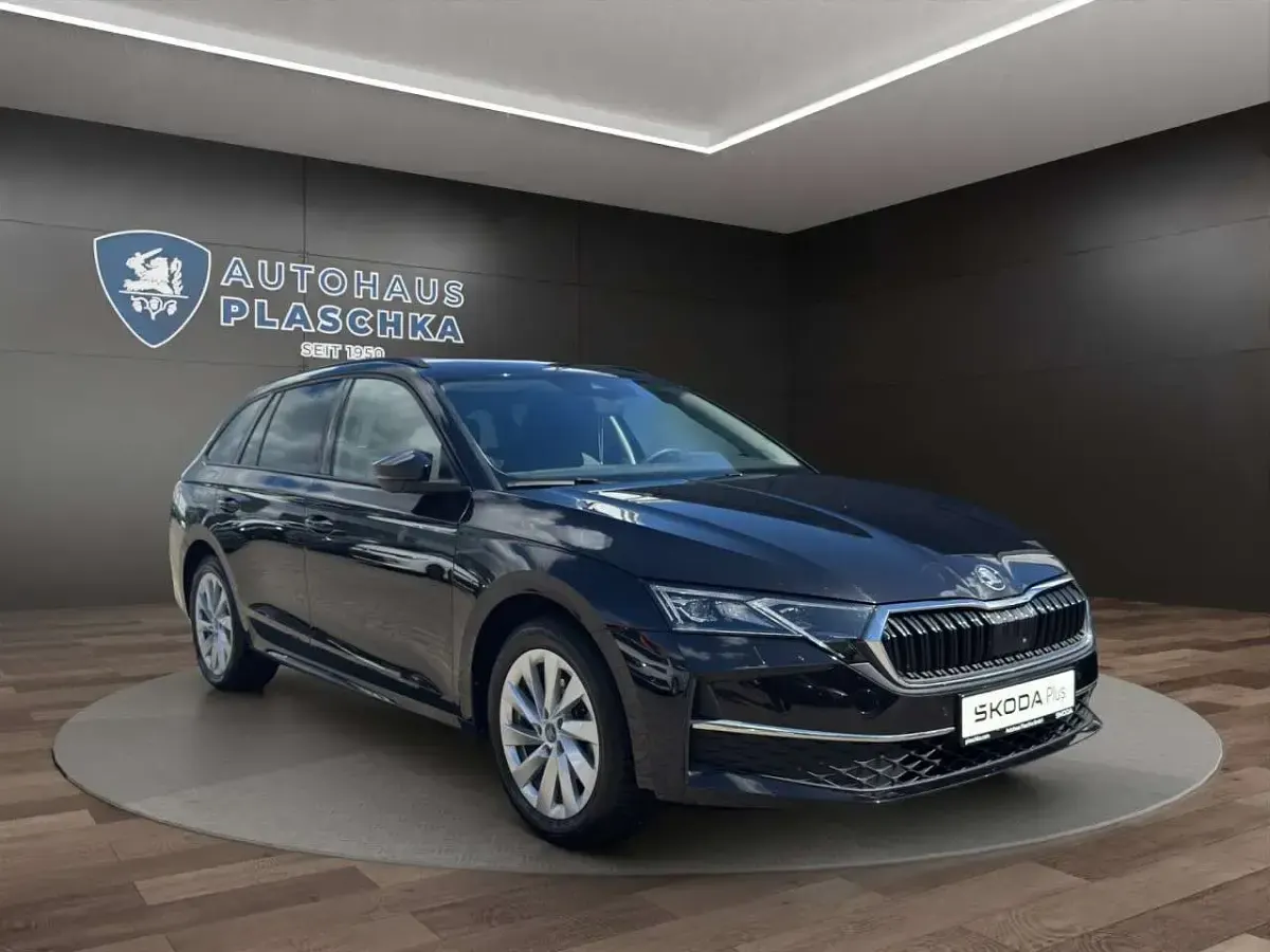 Gebraucht Skoda Octavia Selection 150 PS (110 kW) 2025 Schwarzmagic perleffekt Kombi