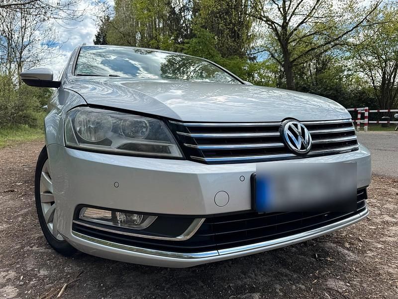 Gebraucht VW Passat 2011 Grau Limousine