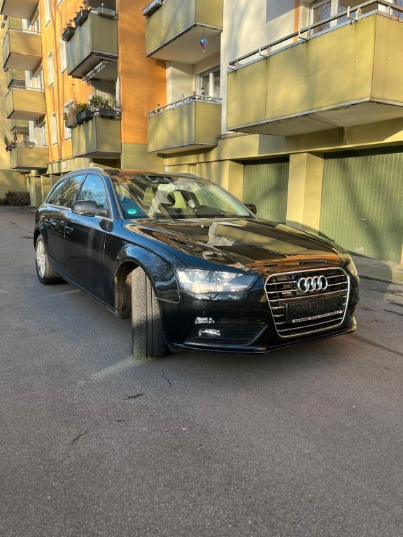 Schwarz Gebraucht 2015 Audi A4 Ambiente Kombi | 10.300 € (Superpreis) - Bild 1/4