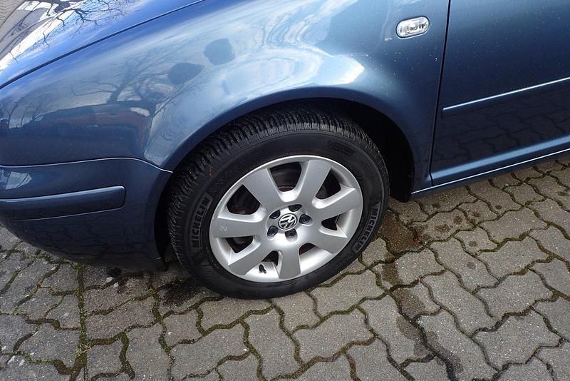 Gebraucht VW Golf IV Pacific 101 PS (74 kW) 2003 Blau Limousine