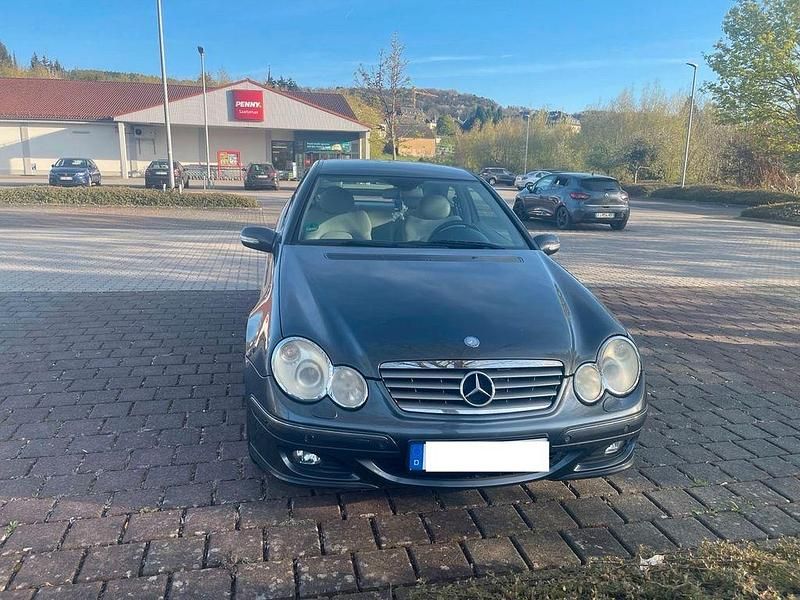 Grau Gebraucht 2004 Mercedes CL200 Coupé | 2.399 € (Fairer Preis) - Bild 1/4