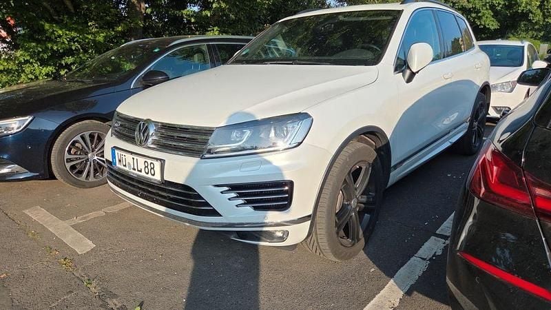 Weiß Gebraucht 2017 VW Touareg R-line SUV | 19.950 € (Superpreis) - Bild 1/4