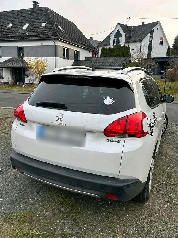Gebraucht Peugeot 2008 120 PS (88 kW) 2015 Weiß SUV